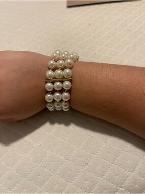 Classic White Pearl Stretch Bracelet - Unbranded